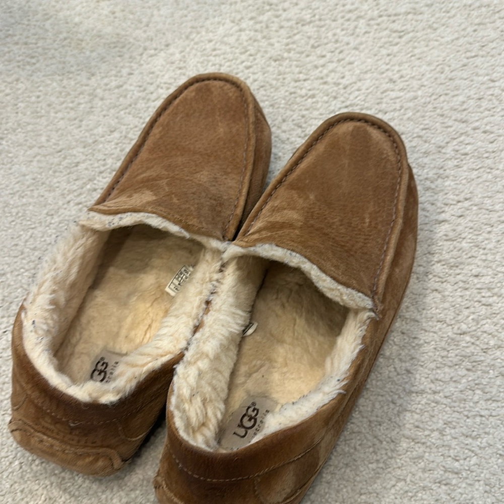 Men’s Ugg Moccasin. Size 12. Chestnut